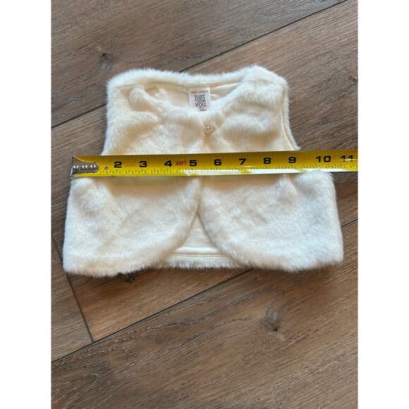NWT Carter's Baby White Faux Fur Vest Size 6 Months Infant Button Holiday Soft - Picture 4 of 5